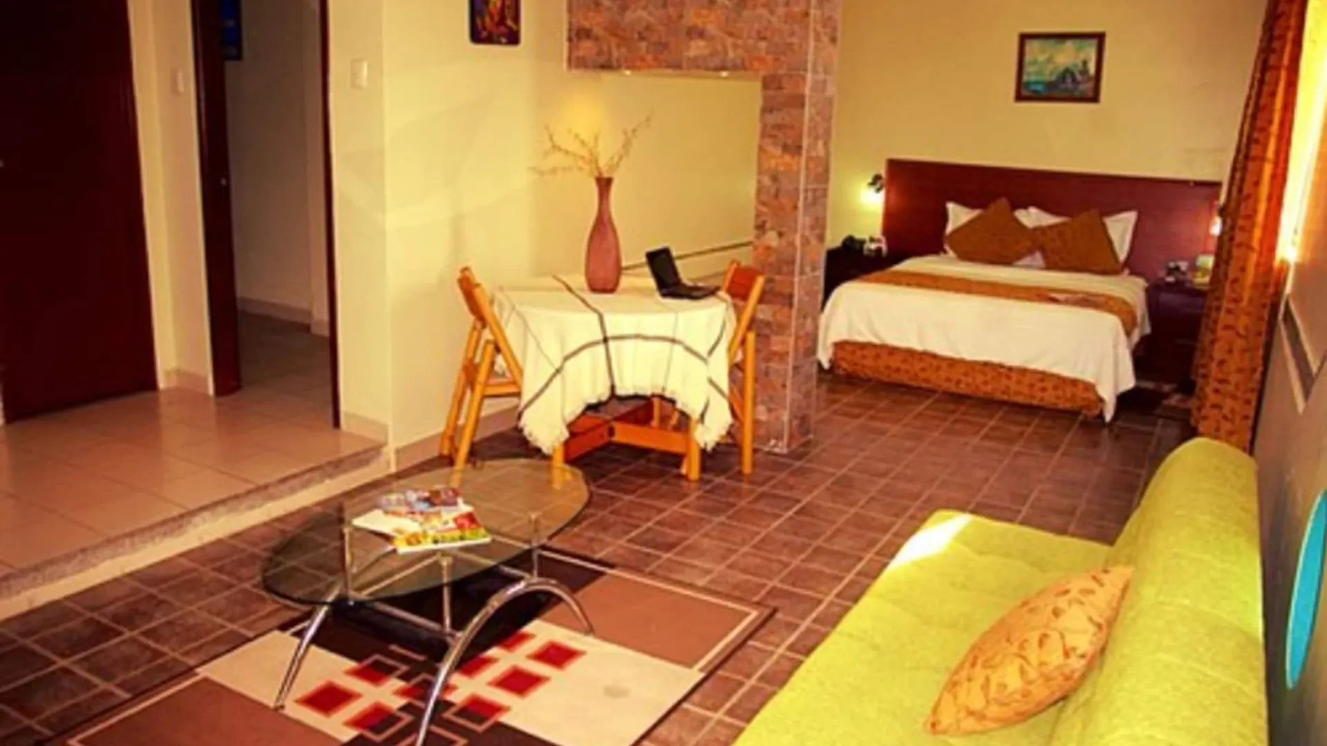 Hotel Air Suites Guayaquil 4*,  Ecuador