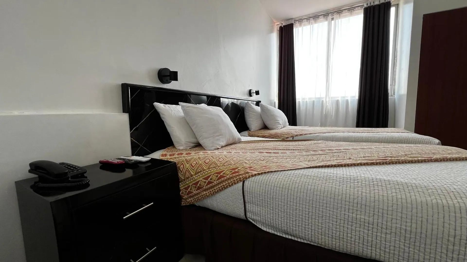 Hotel Air Suites Guayaquil 4*,  Ecuador
